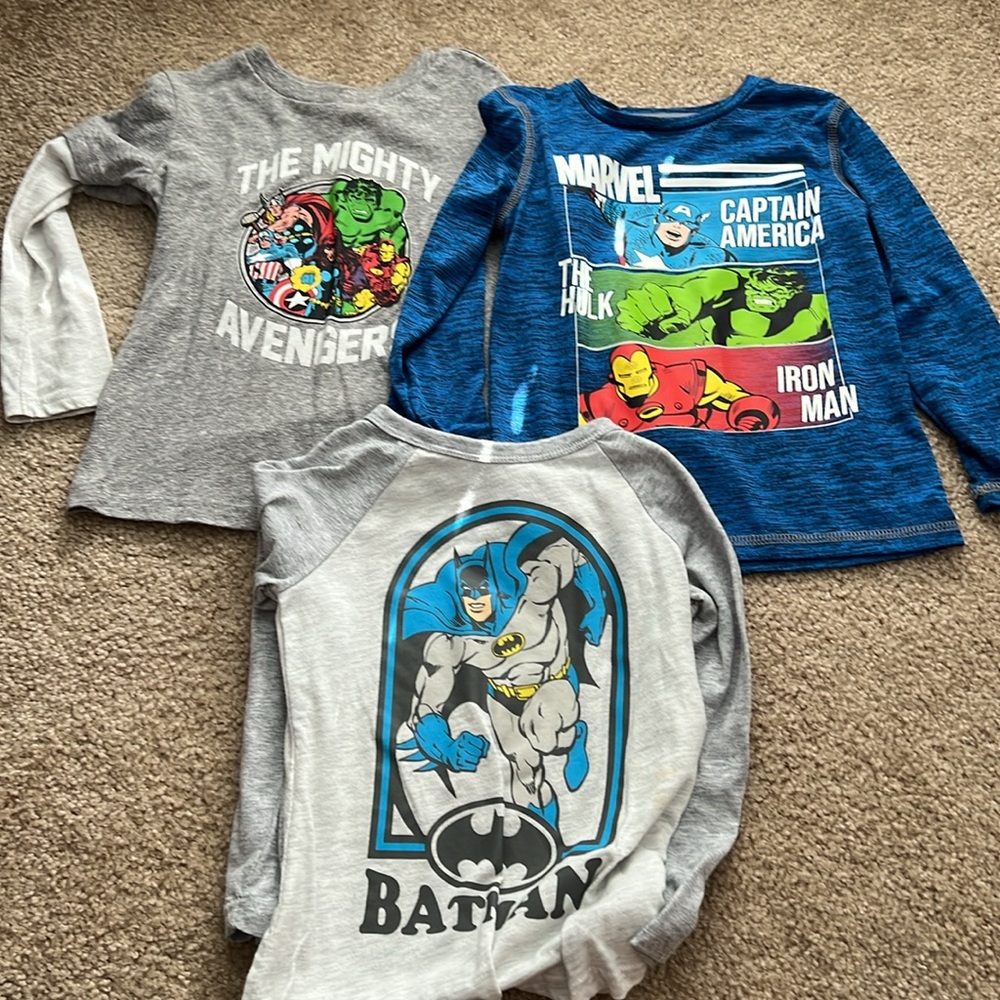Lot of 3 superhero shirts size 4